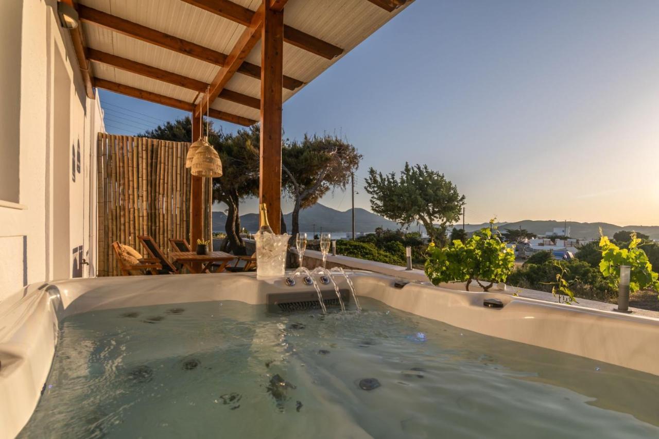 Kallia'S Suites Milos Adamantas  Bagian luar foto