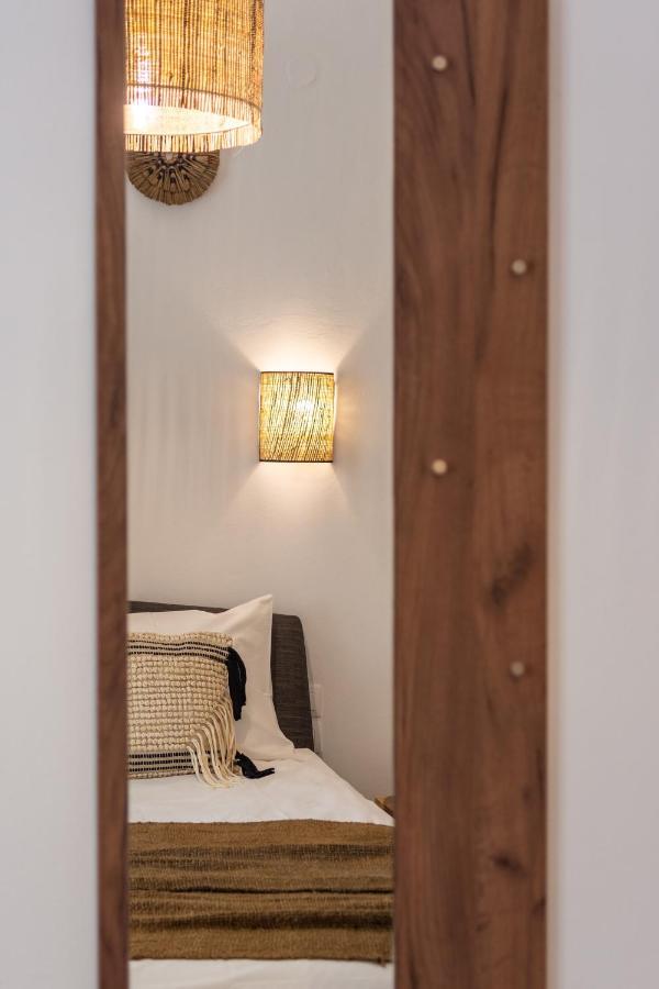 Kallia'S Suites Milos Adamantas  Bagian luar foto