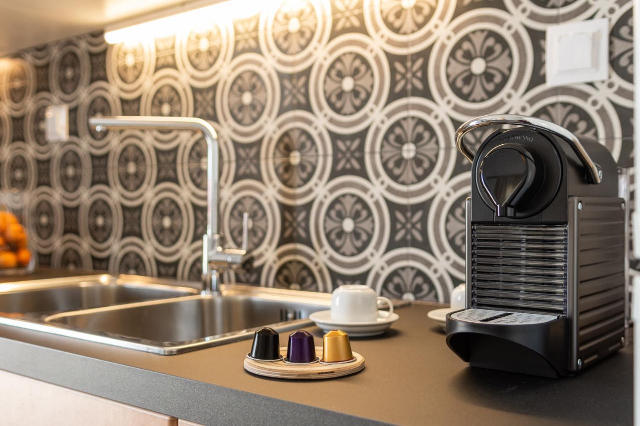 Kallia'S Suites Milos Adamantas  Bagian luar foto