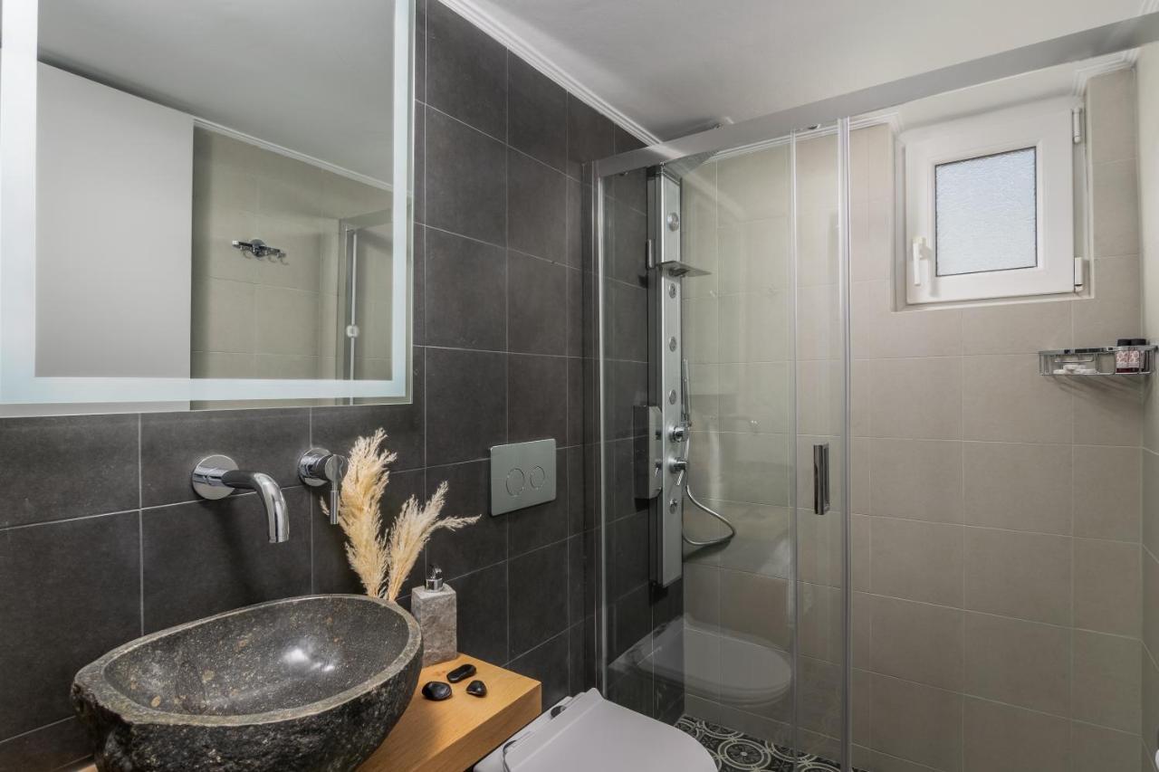 Kallia'S Suites Milos Adamantas  Bagian luar foto
