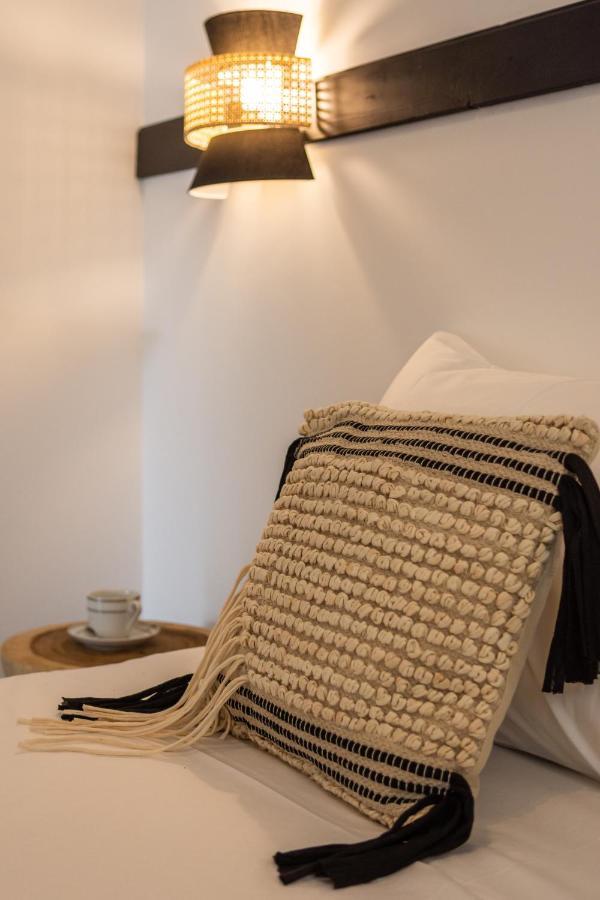 Kallia'S Suites Milos Adamantas  Bagian luar foto
