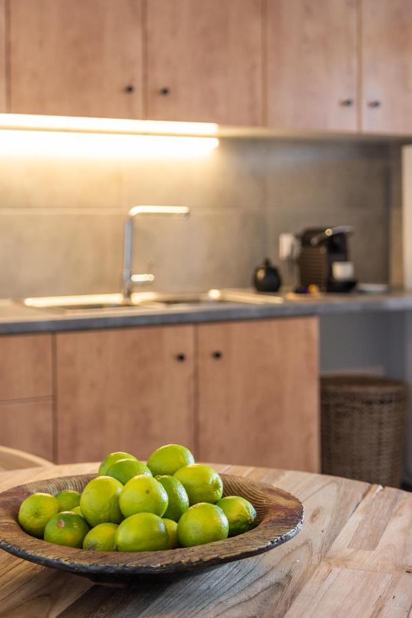 Kallia'S Suites Milos Adamantas  Bagian luar foto