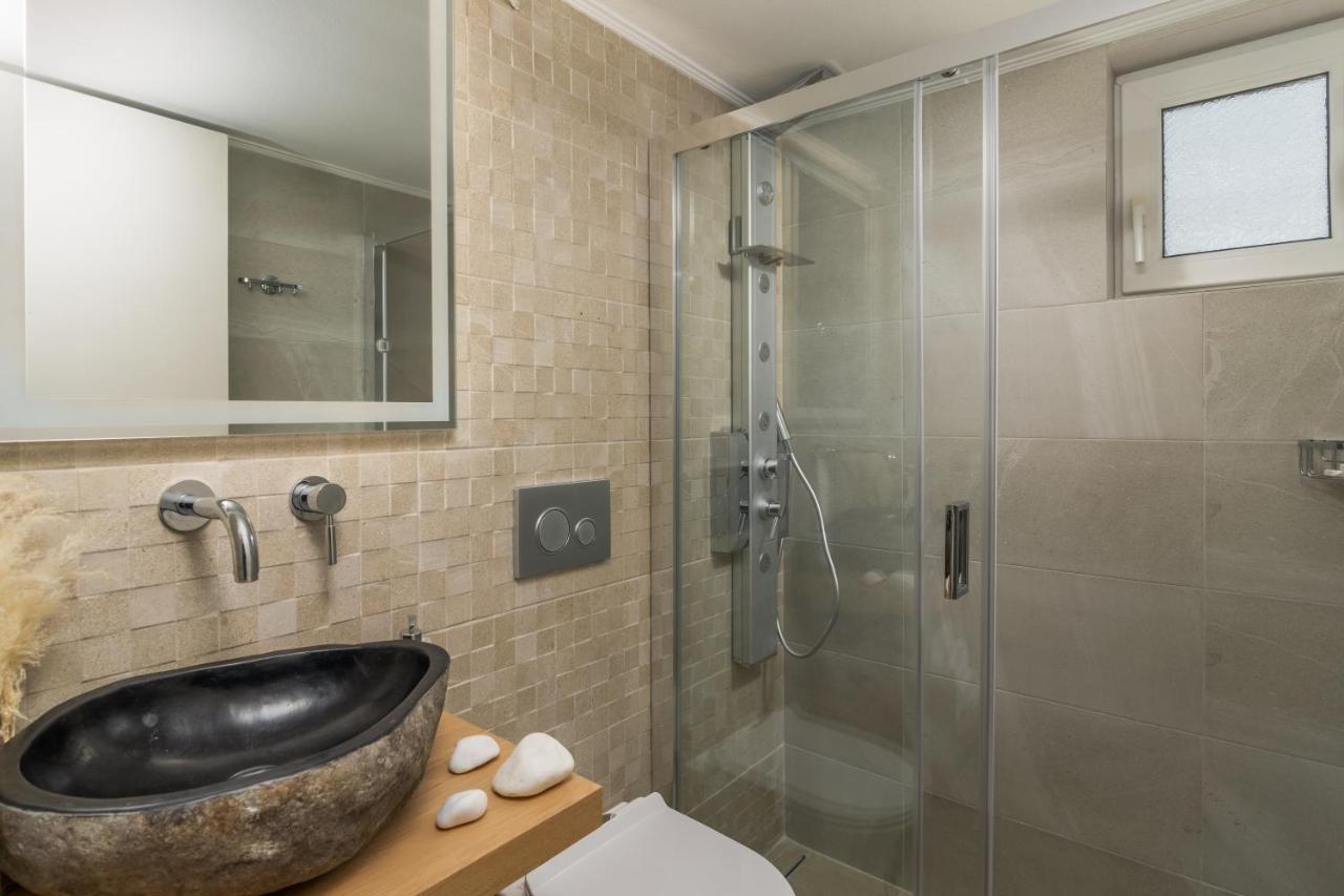 Kallia'S Suites Milos Adamantas  Bagian luar foto