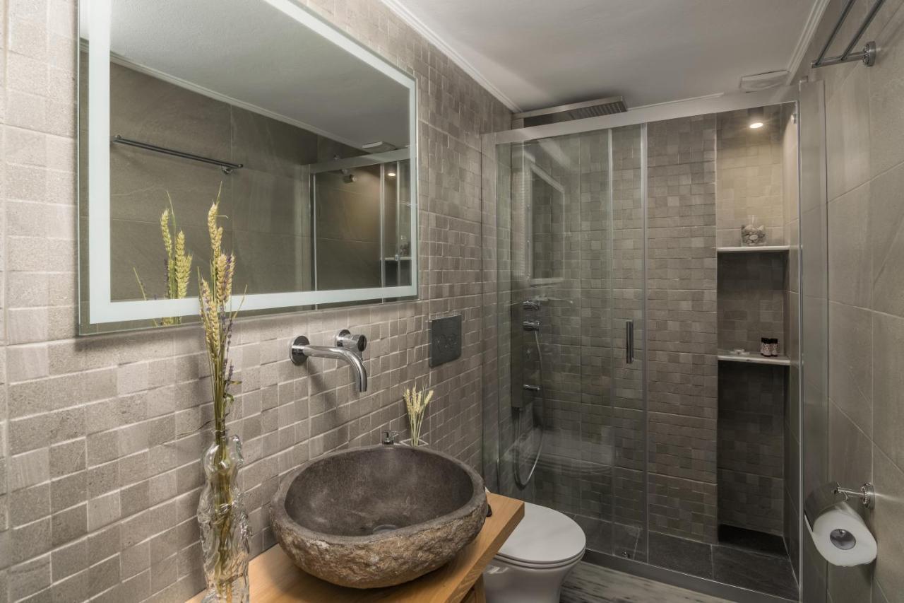 Kallia'S Suites Milos Adamantas  Bagian luar foto