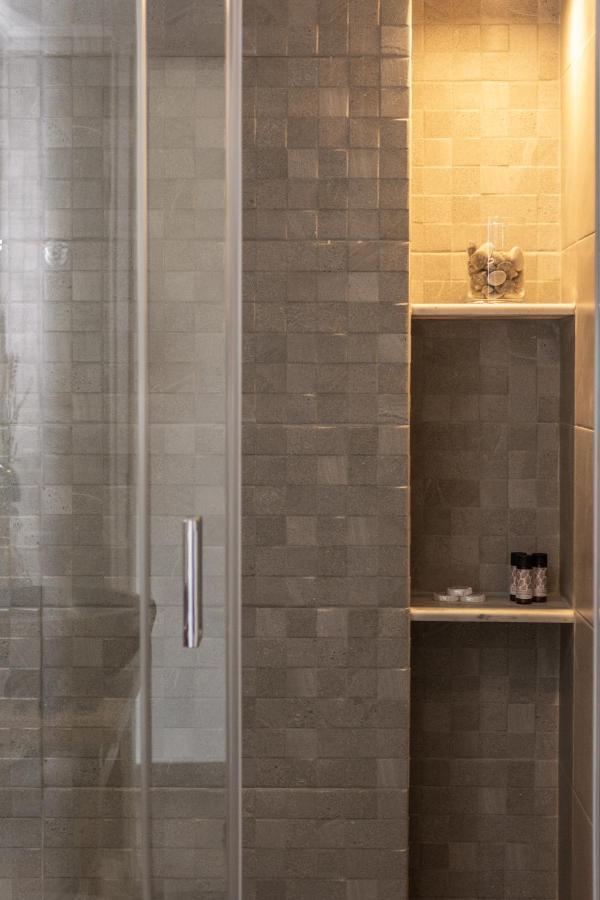 Kallia'S Suites Milos Adamantas  Bagian luar foto