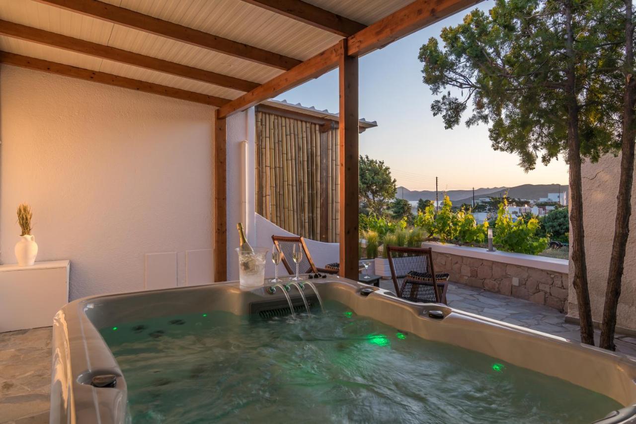 Kallia'S Suites Milos Adamantas  Bagian luar foto
